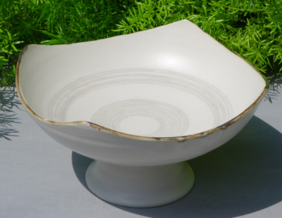 生徒作品　高台付き四方鉢