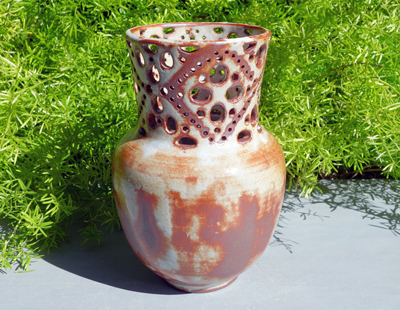 生徒作品　透かし彫り花器