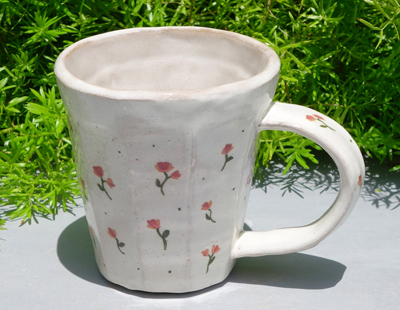 生徒作品　粉引花文マグカップ